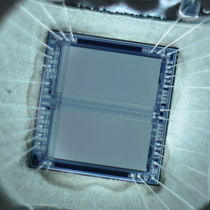Testhaus elektronische Bauteile Bild